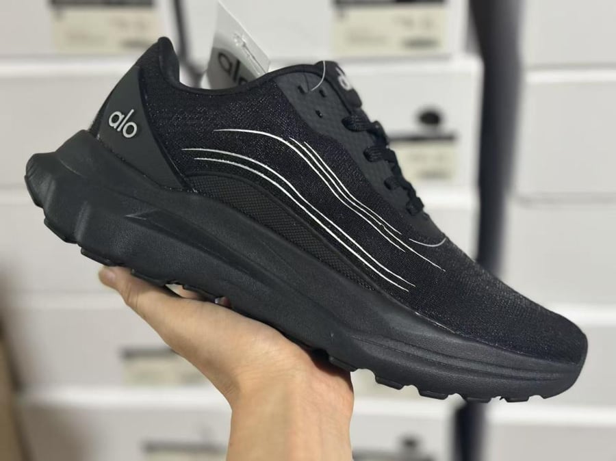 Alo Runner Sneaker - Sizes 36-45