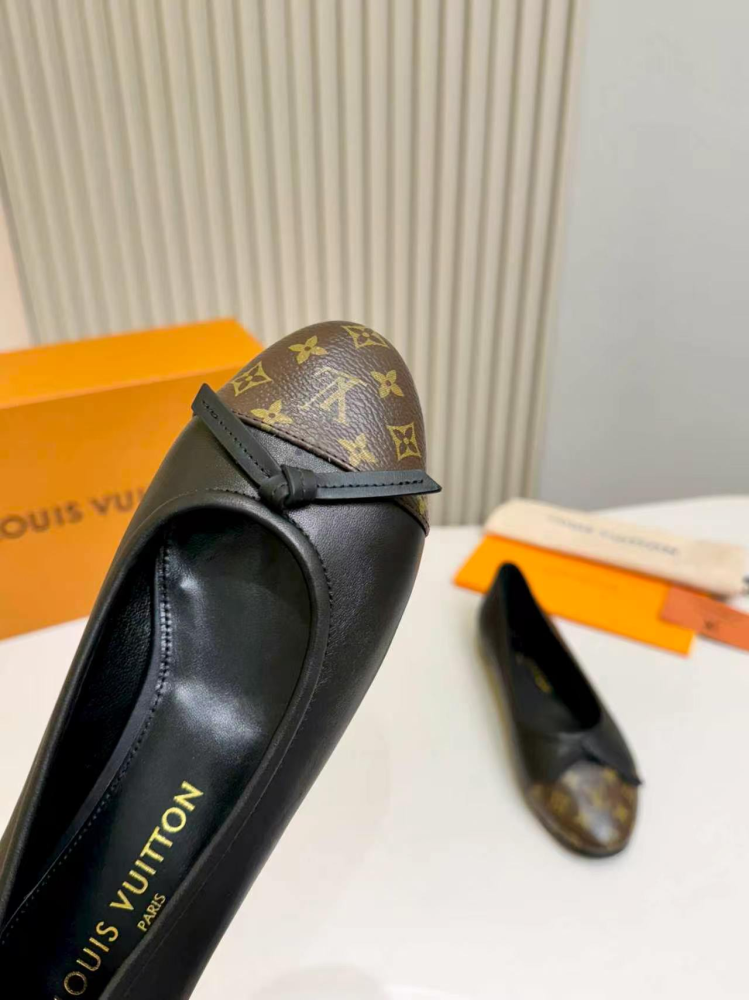 LV Women Ballet Shoes