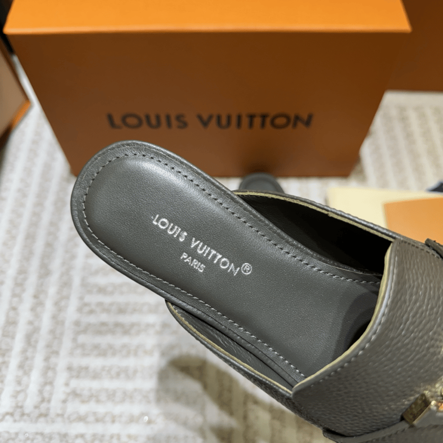 LV Women Slavve