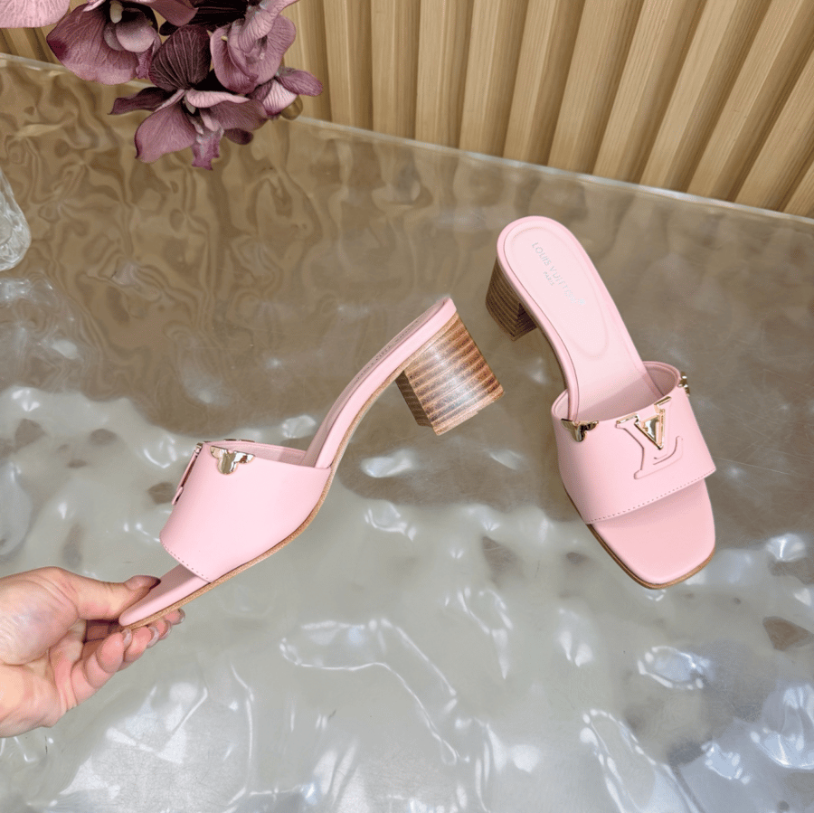 LV Women S;ipper