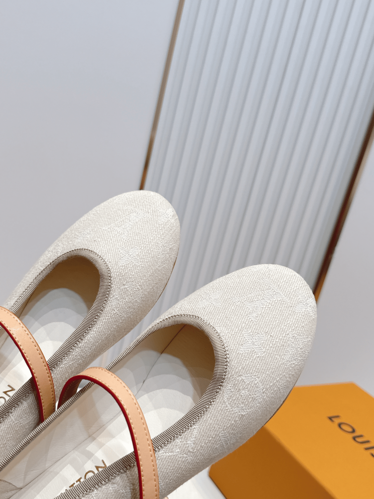 LV Women Ballet Shoes