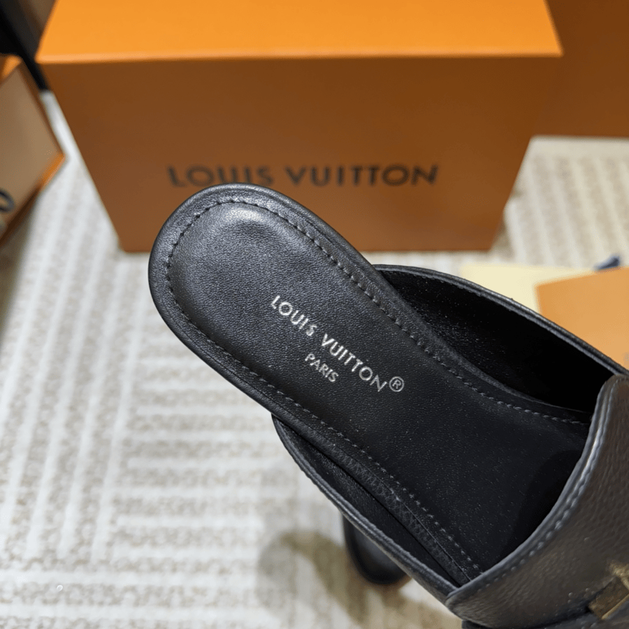 LV Women Slavve