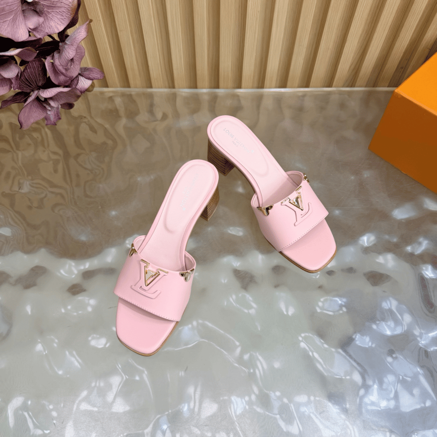 LV Women S;ipper