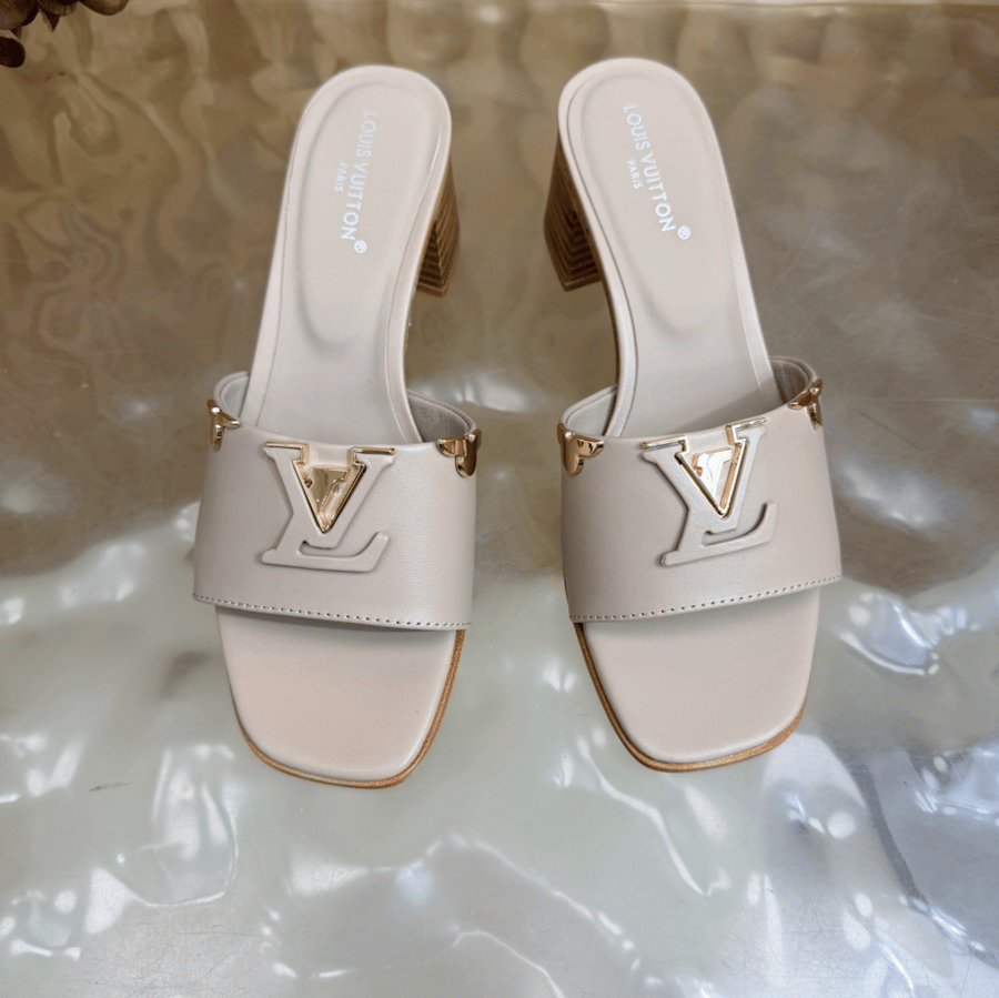 LV Women S;ipper