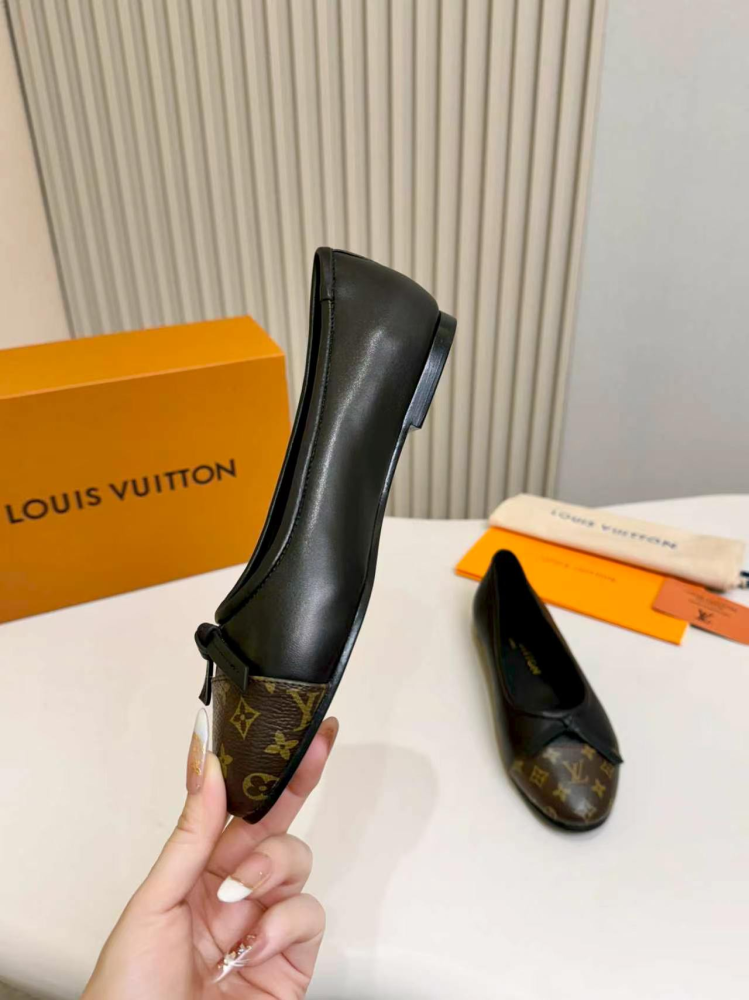 LV Women Ballet Shoes