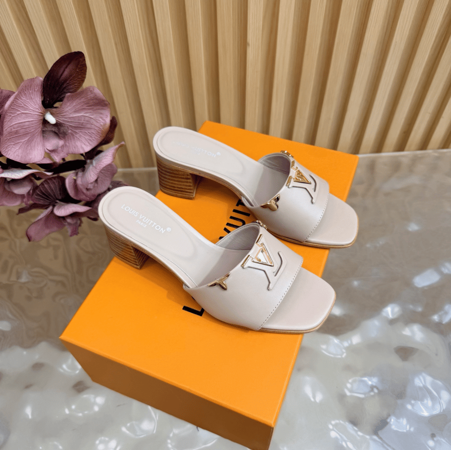 LV Women S;ipper