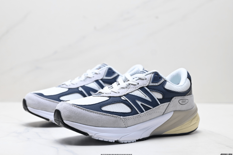 New Balance 990