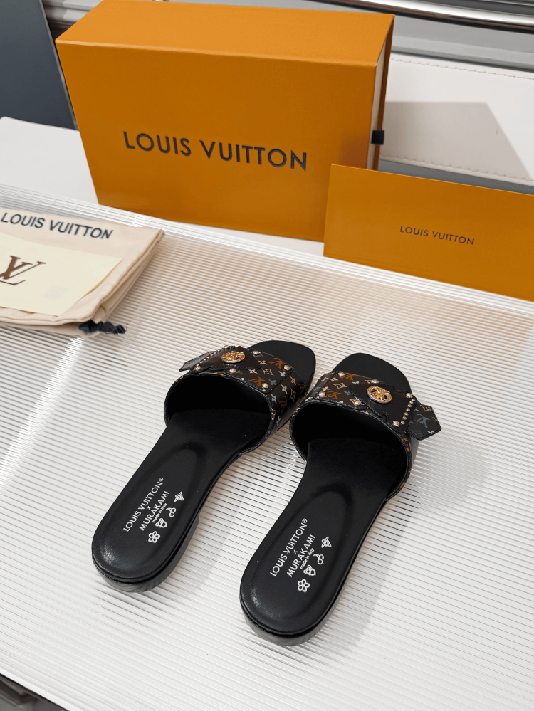 LV Women S;ipper