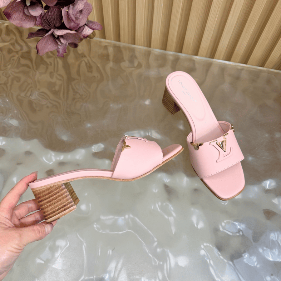 LV Women S;ipper