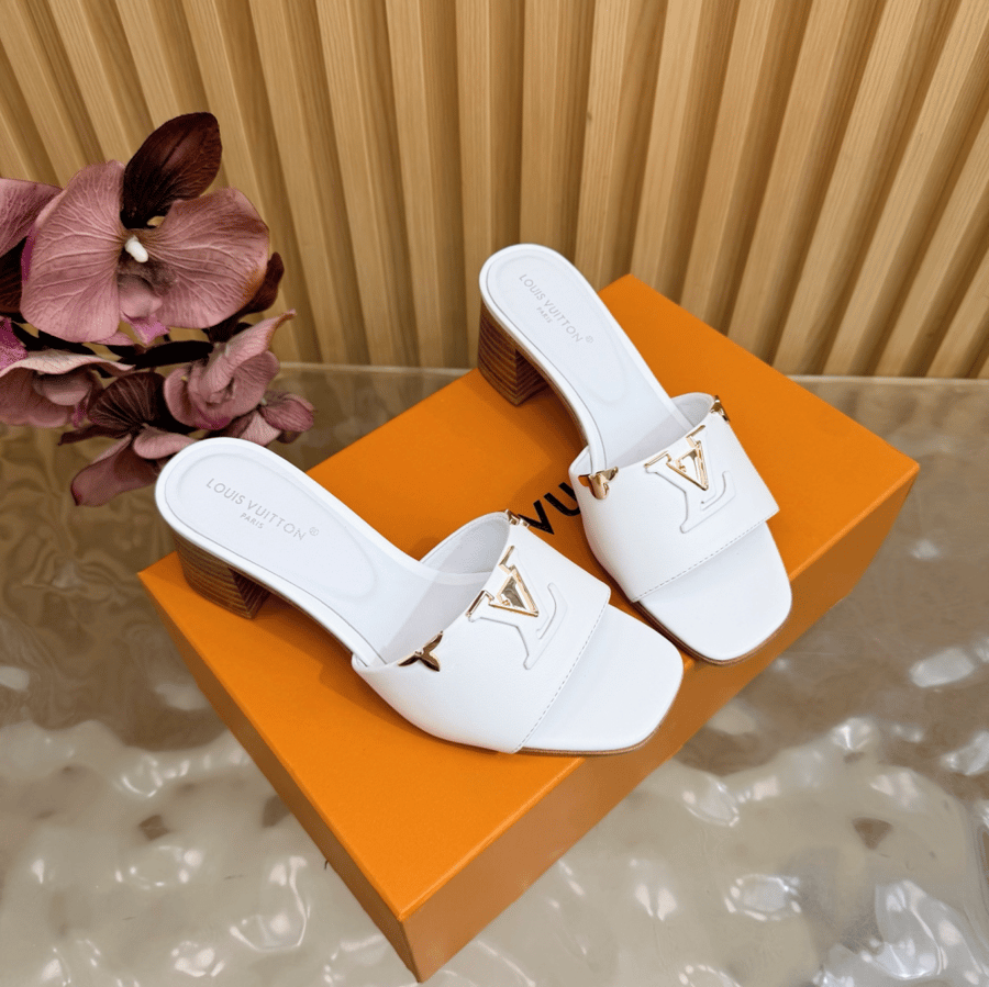 LV Women S;ipper
