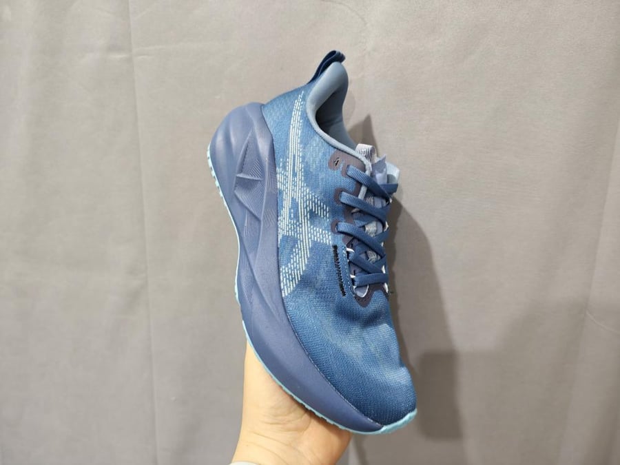 ِAsics Nova Blast 5