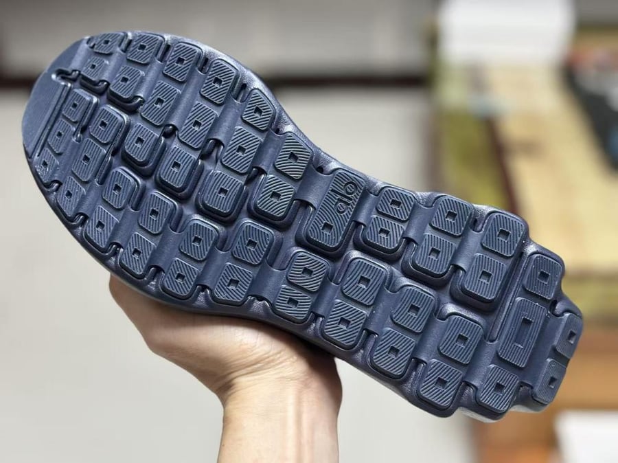 Alo Runner Sneaker - Sizes 36-45