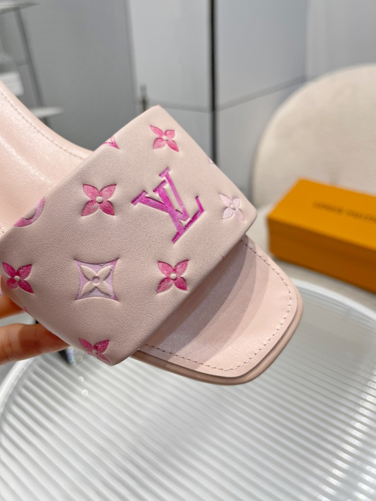 LV Women S;ipper