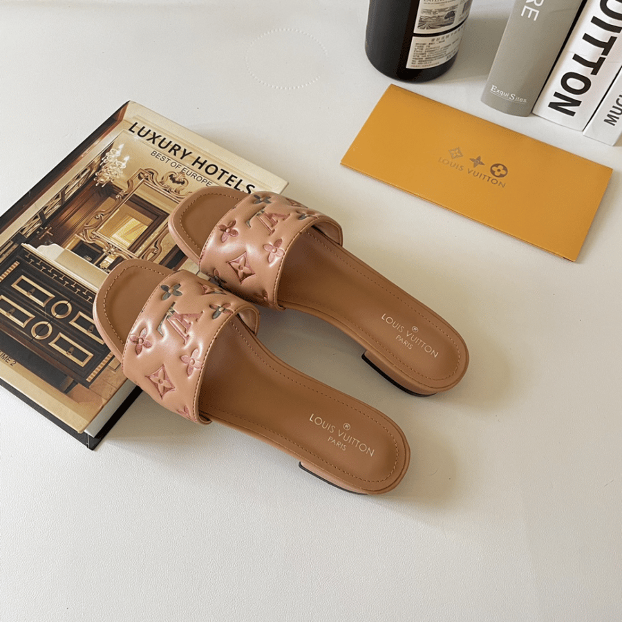 LV Women S;ipper