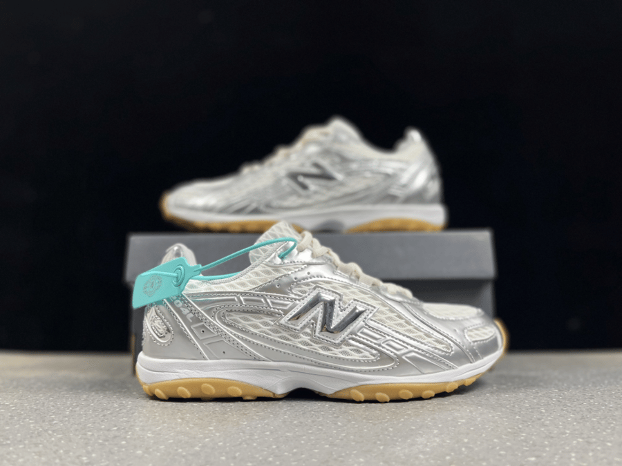 New Balance 204L