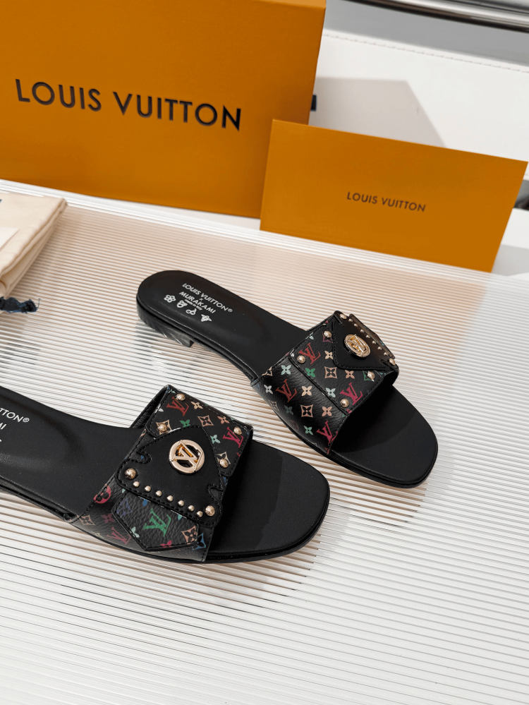 LV Women S;ipper