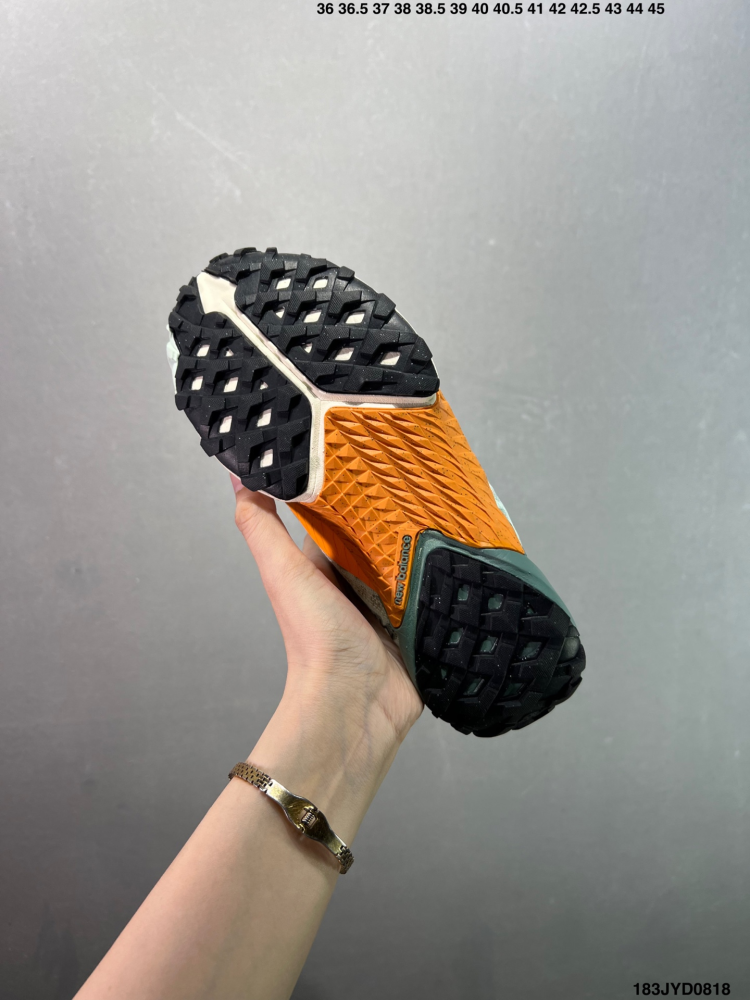 New Balance Minimus M10