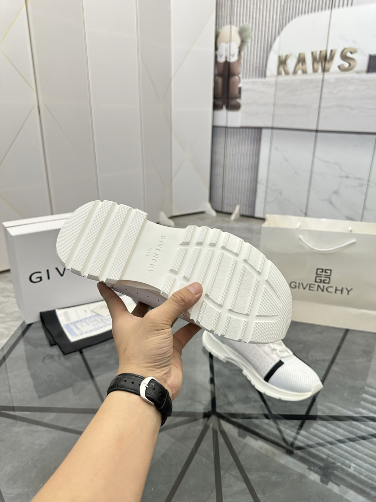 Givenchy Sneakers