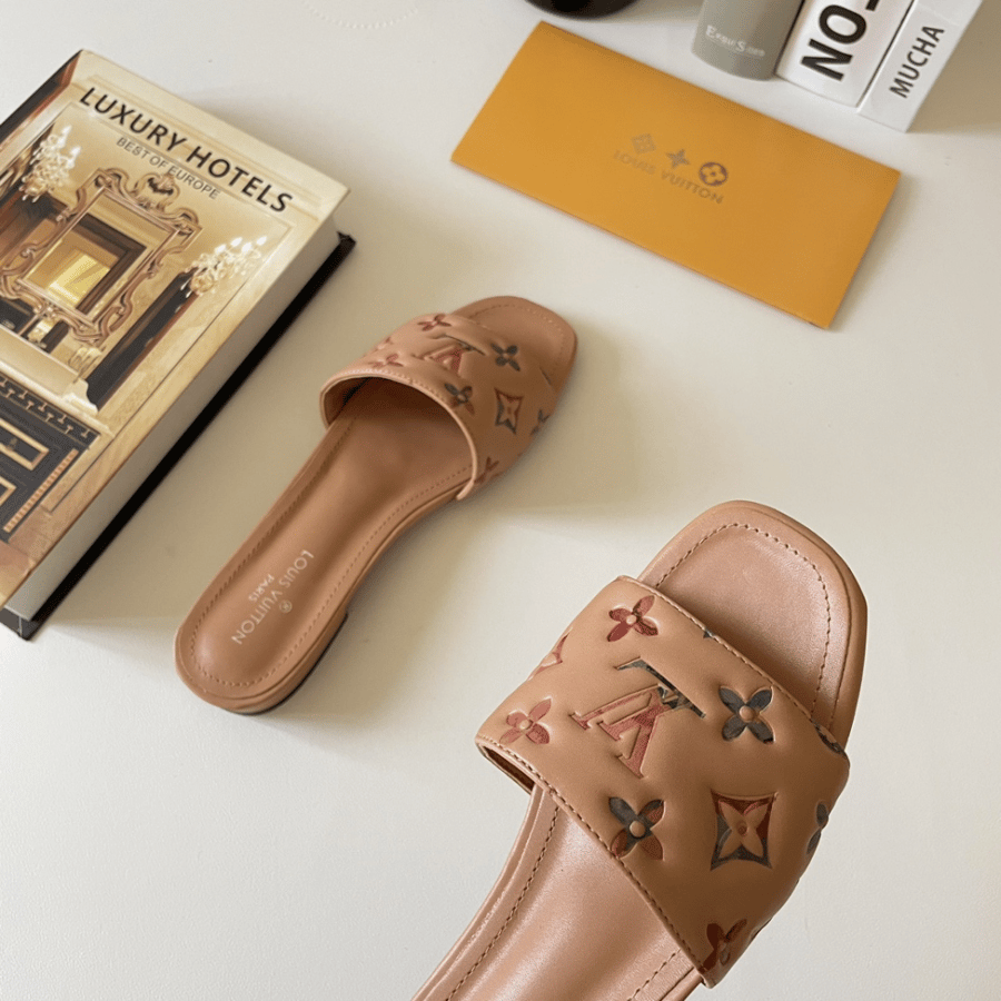 LV Women S;ipper