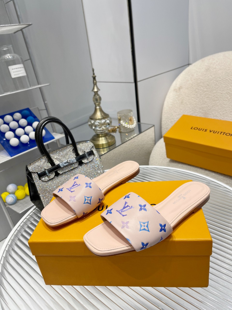 LV Women S;ipper