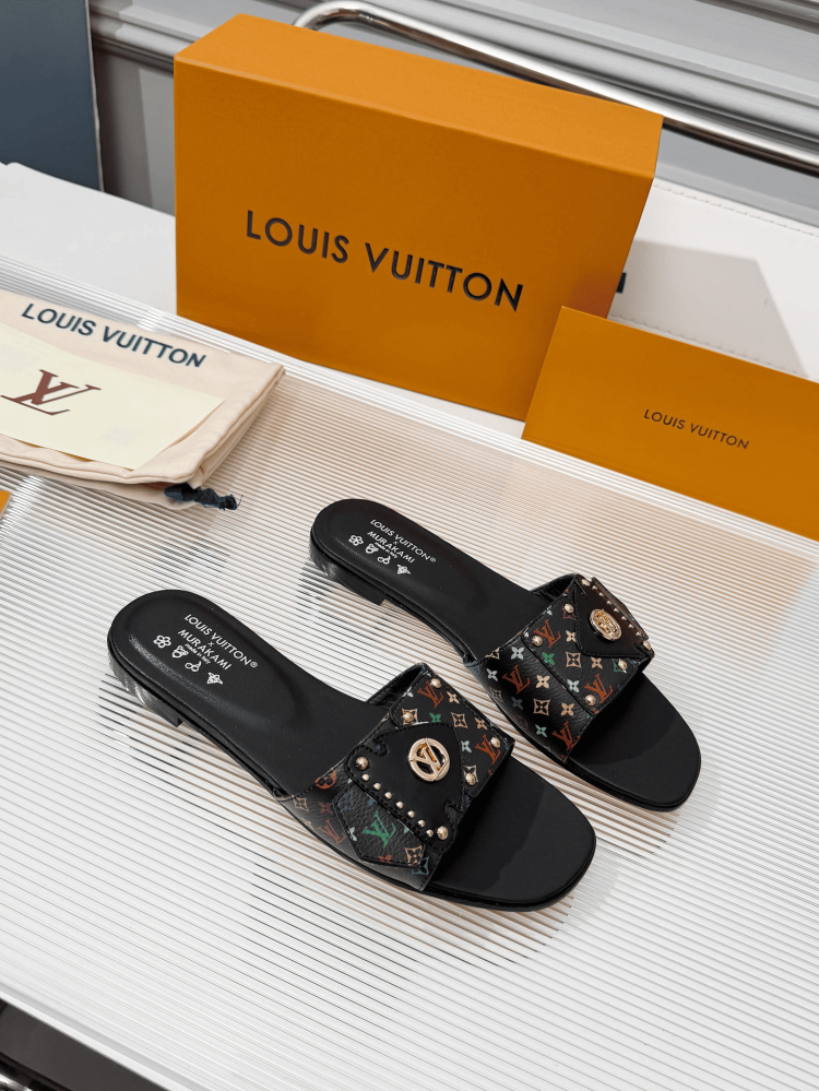 LV Women S;ipper