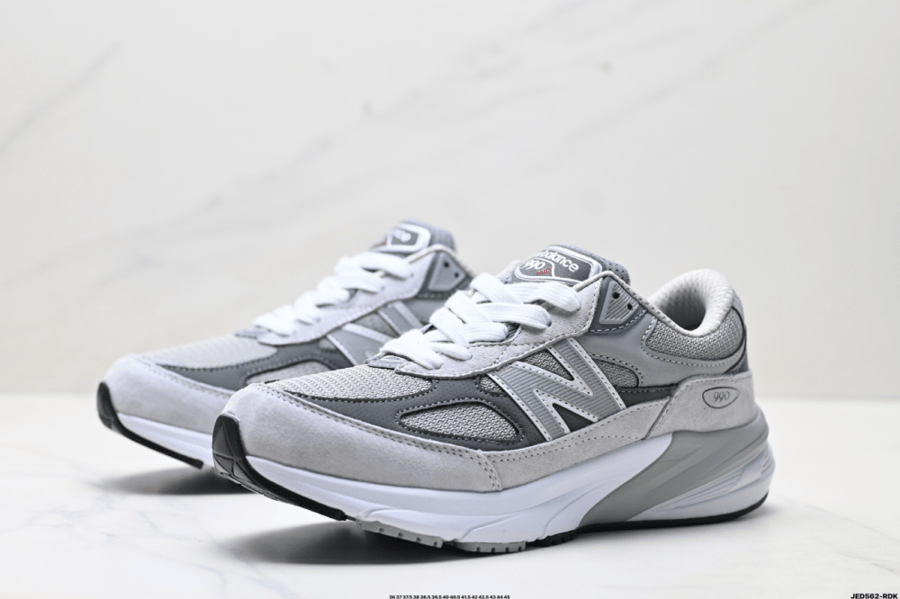 New Balance 990