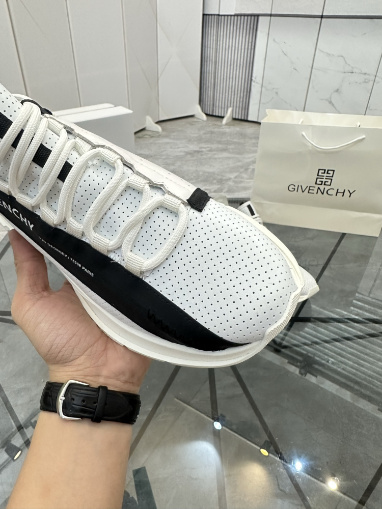 Givenchy Sneakers