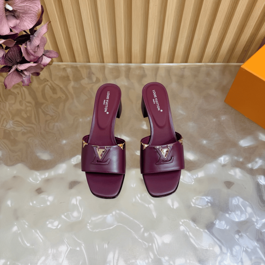 LV Women S;ipper