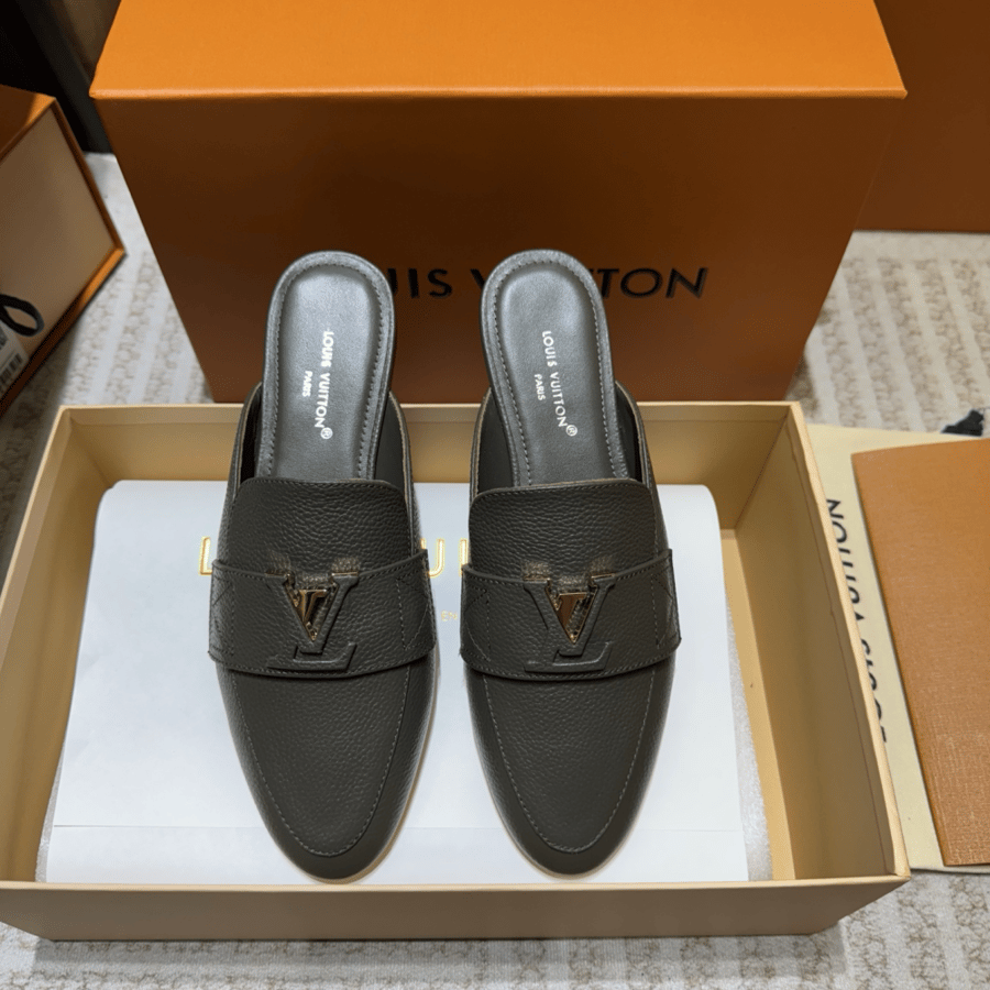 LV Women Slavve