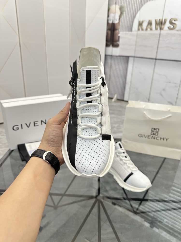 Givenchy Sneakers