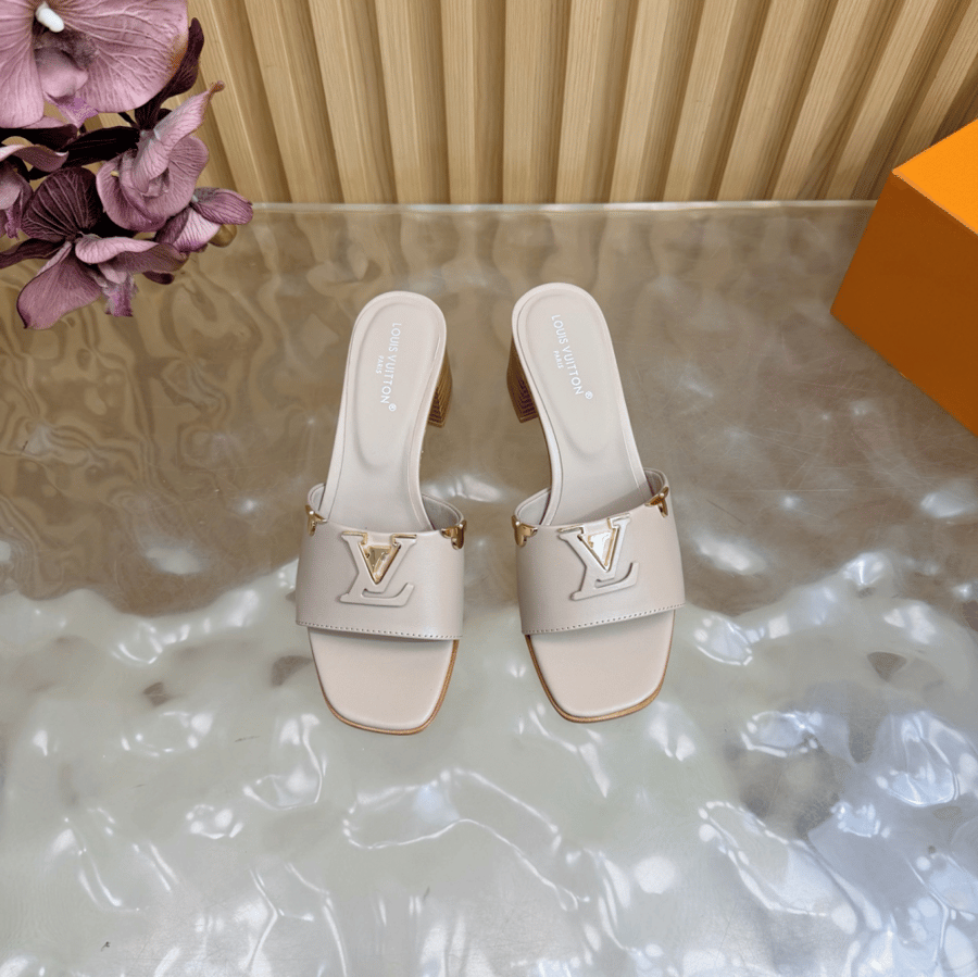 LV Women S;ipper