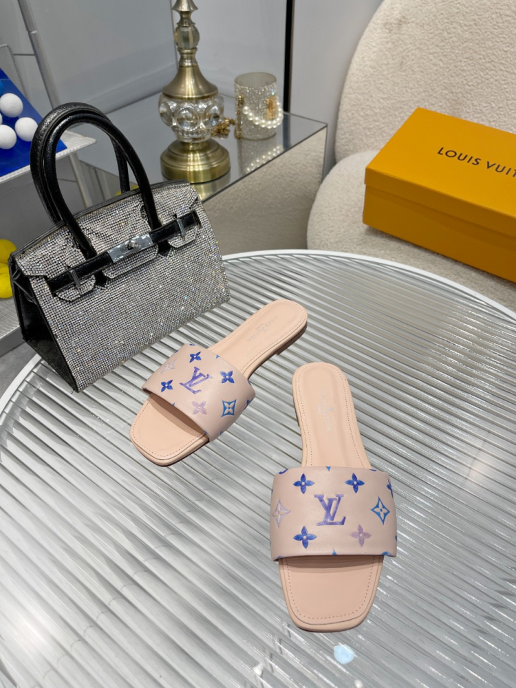 LV Women S;ipper