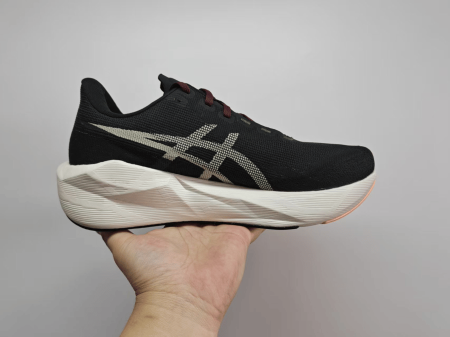 ِAsics Nova Blast 6