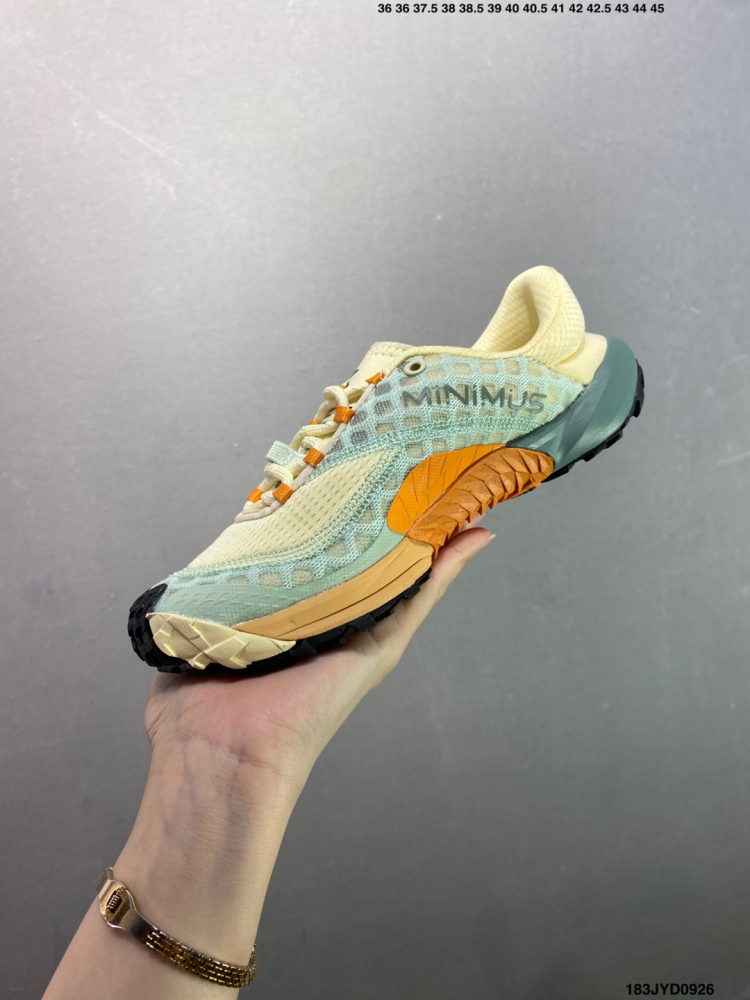 New Balance Minimus M10