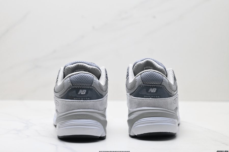 New Balance 990