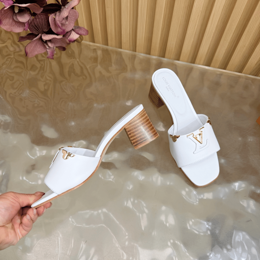 LV Women S;ipper