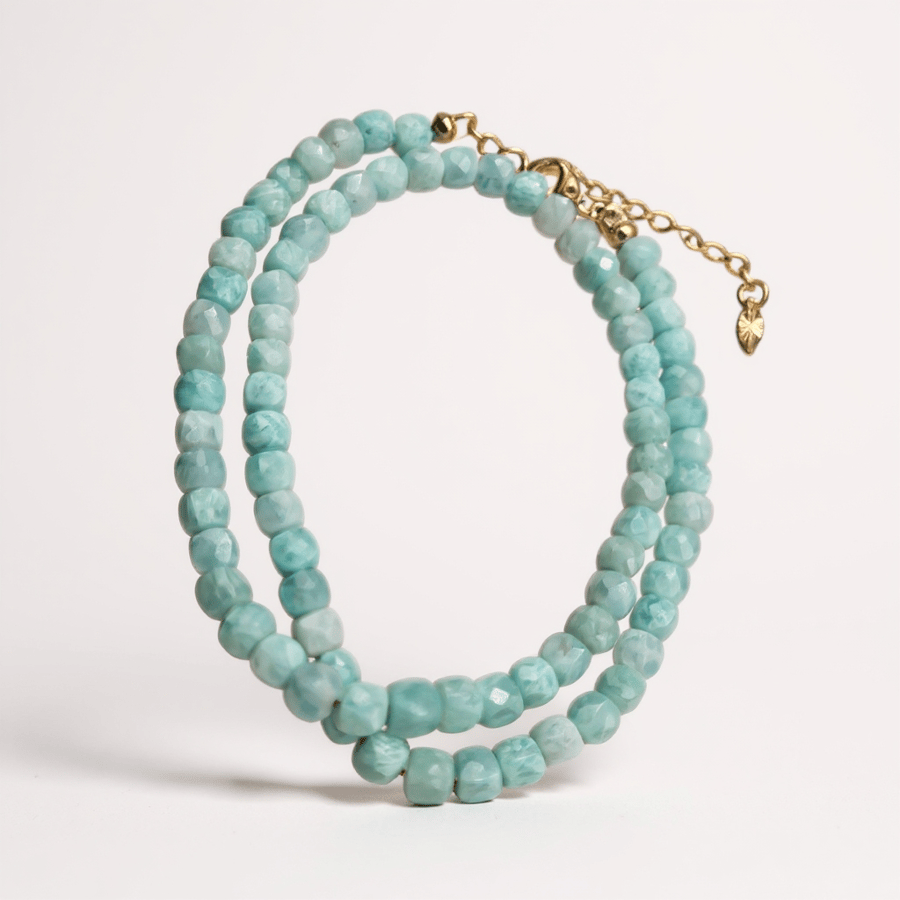 Choker necklace of azurite stone. Stone size 6mm