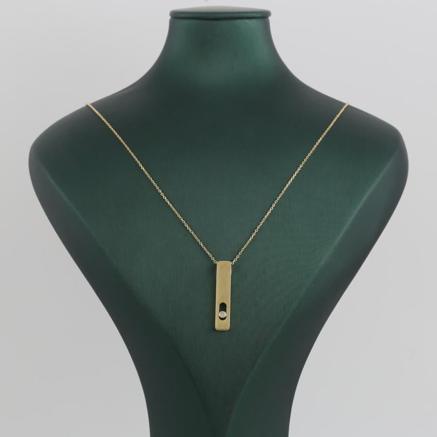Rectangular gold necklace with shiny gemstone - 18 karat