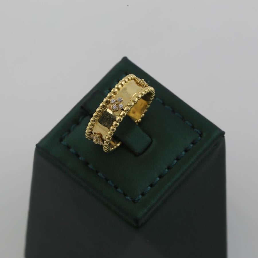 Wide gold ring with gold balls and roses, shiny - 18 karat