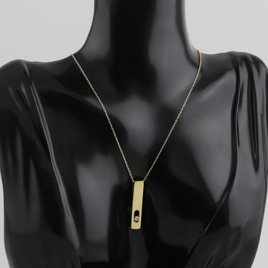 Rectangular gold necklace with shiny gemstone - 18 karat