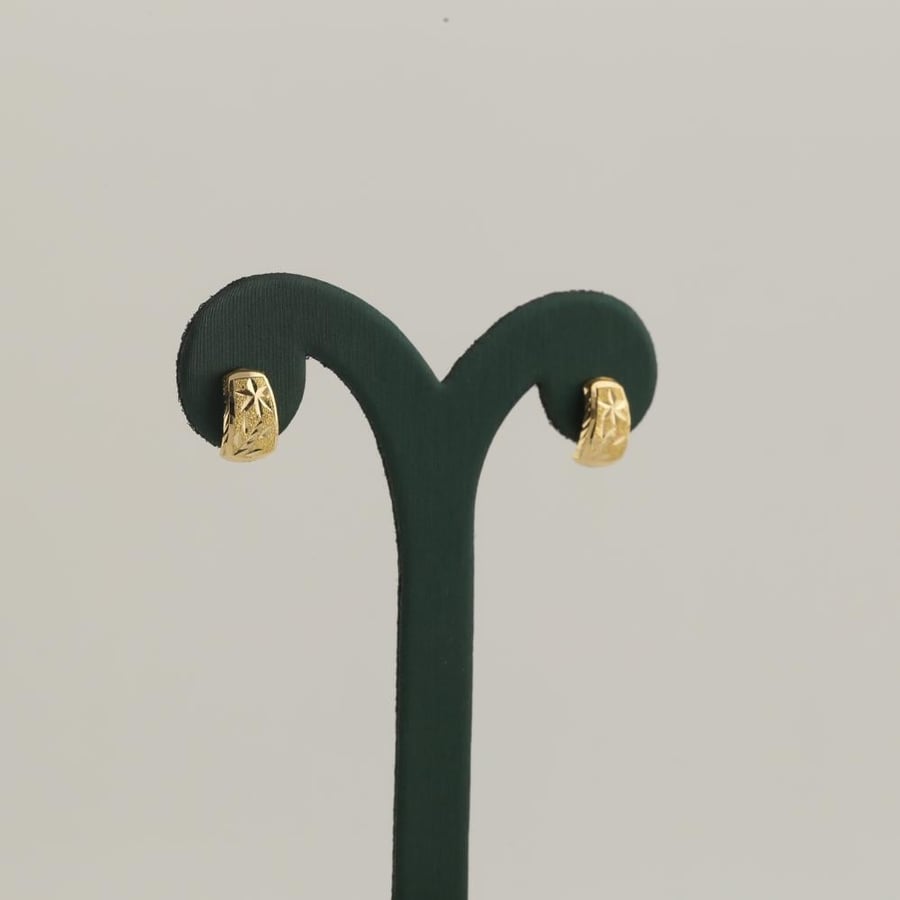 Half a matte gold set with palm tree design - 21 karat