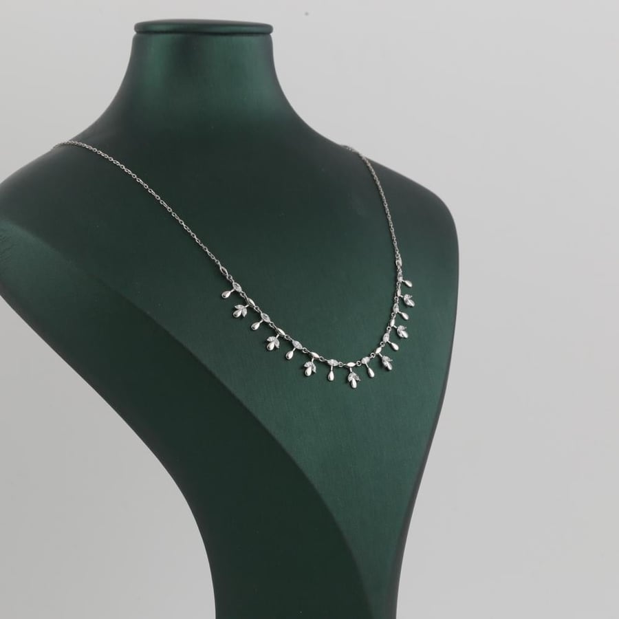 White gold charm, unique and soft - 18 karat