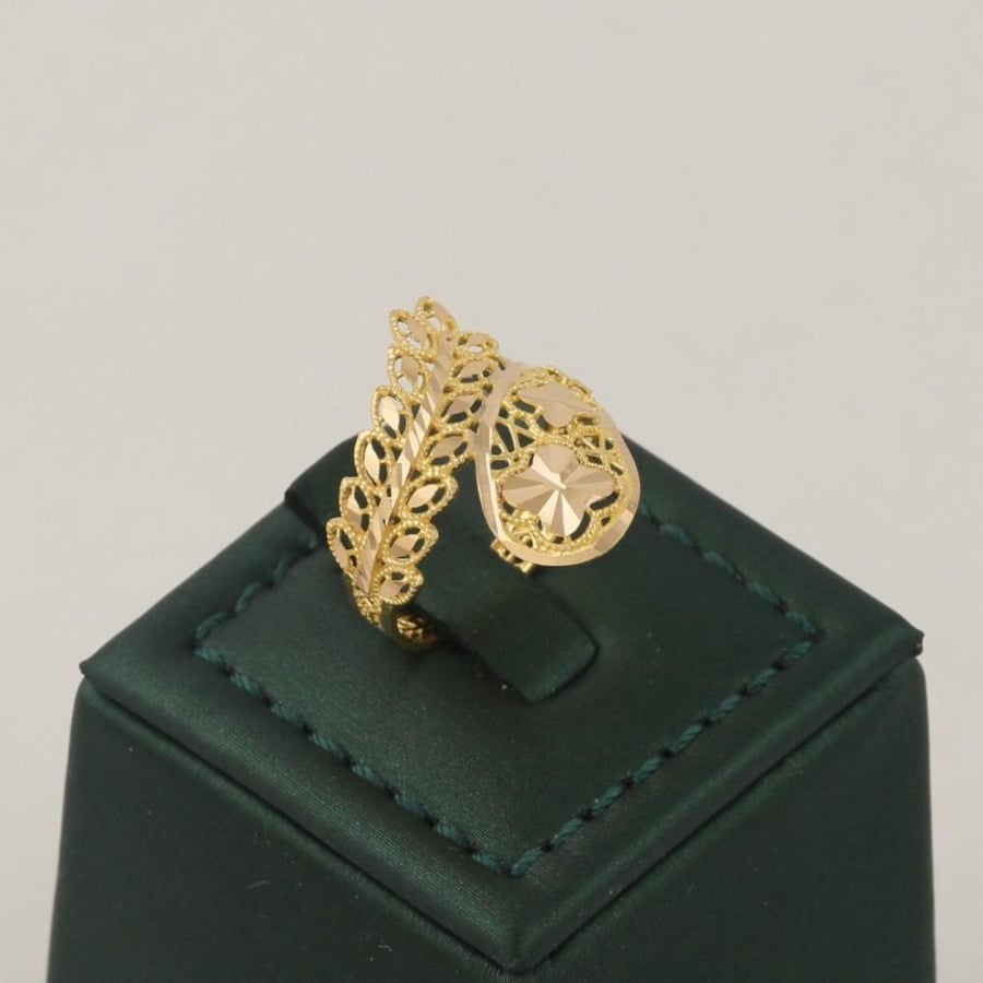 Gold ring wrapped olive branch and quadrilateral plant - 21 karat