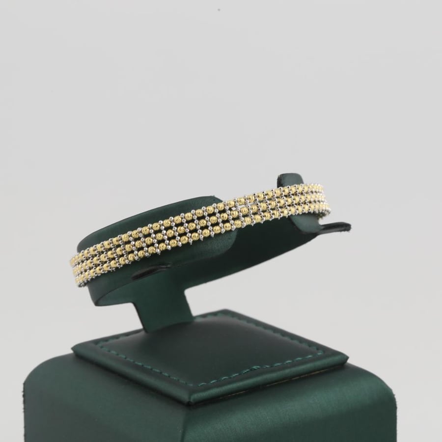 Gold bracelet with laser ball details - 18 karat