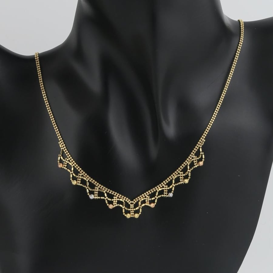 عقد ذهب عيار 18