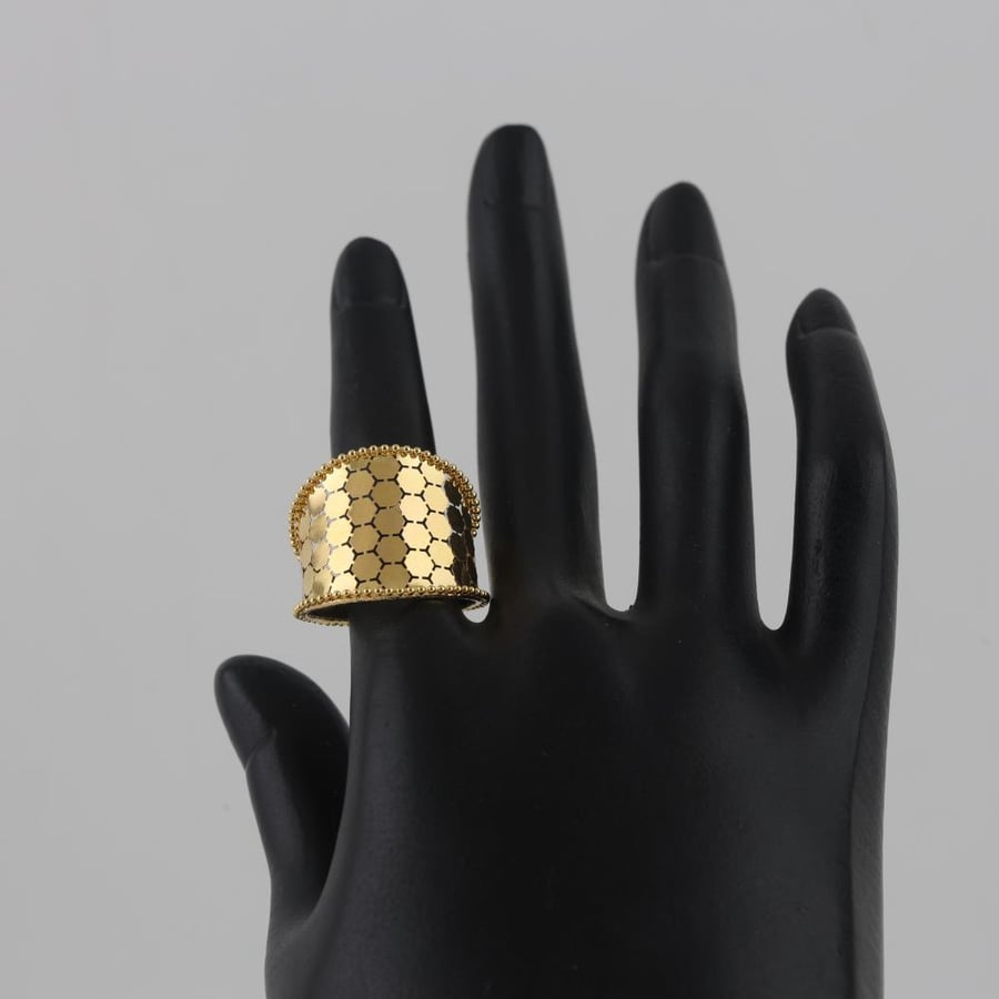 Gold bracelet and ring with honeycomb engraving - 21 karat