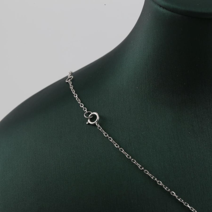 White gold charm, unique and soft - 18 karat