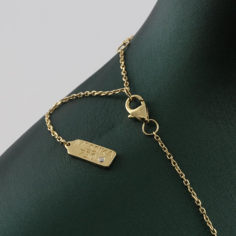Rectangular gold necklace with shiny gemstone - 18 karat