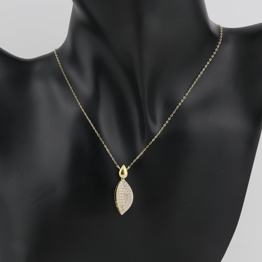 عقد ذهب عيار 18
