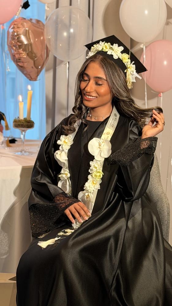 عبايه تفته مع شبك لماع
